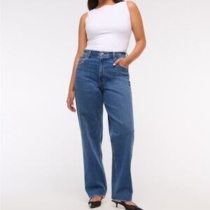 ABERCROMBIE Ultra High Rise 90s Straight Jean x Medium - size 28/Curve Love/S